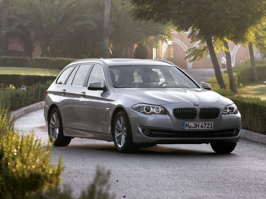  BMW 520i Touring 2011 года  (фото 1 из 6)